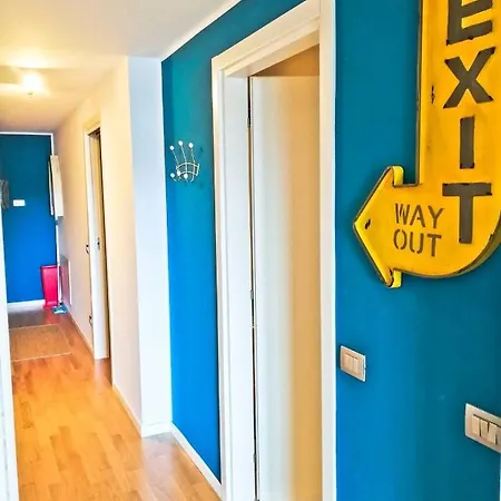 Modern & Bright Flat - 2 Min From The Sea * Σαβόνα