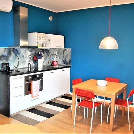 Modern & Bright Flat - 2 Min From The Sea * Σαβόνα