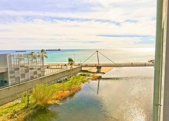 Appartement Modern & Bright Flat - 2 Min From The Sea *