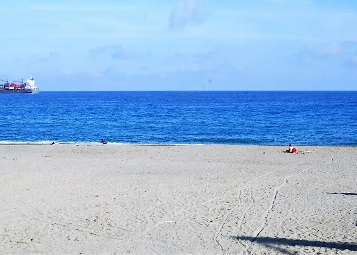 Appartement Modern & Bright Flat - 2 Min From The Sea *