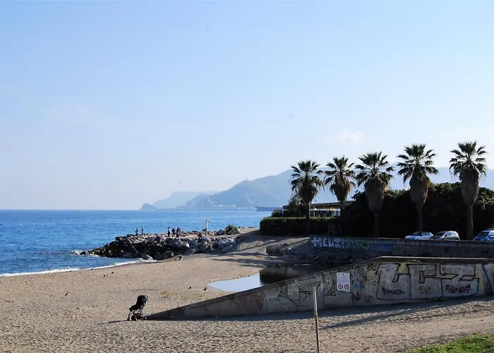 Appartement Modern & Bright Flat - 2 Min From The Sea