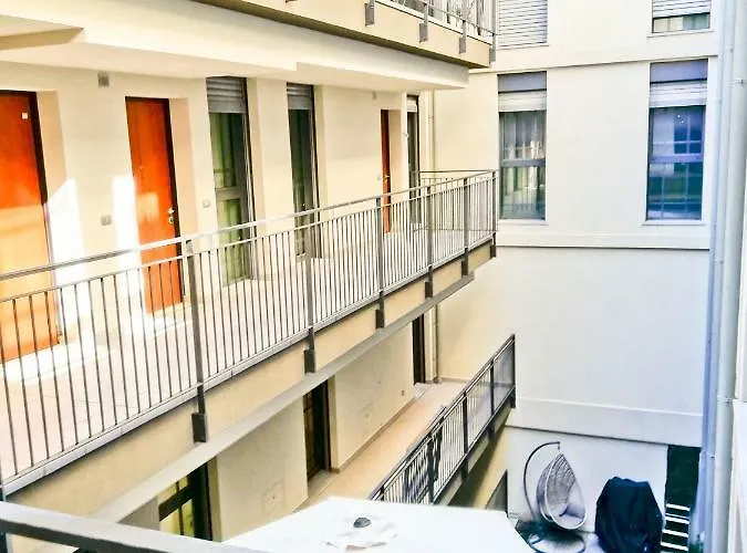 Appartement Modern & Bright Flat - 2 Min From The Sea