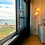 Modern & Bright Flat - 2 Min From The Sea Savona
