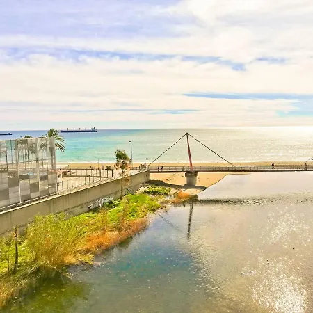 Daire Modern & Bright Flat - 2 Min From The Sea *