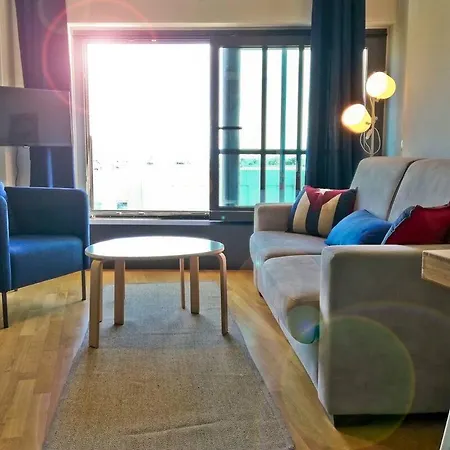 Modern & Bright Flat - 2 Min From The Sea דירה סאבונה