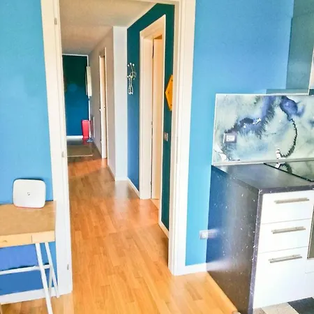 Modern & Bright Flat - 2 Min From The Sea סאבונה