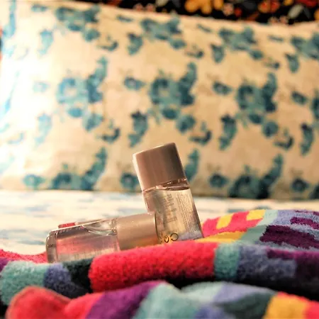 Modern & Bright Flat - 2 Min From The Sea דירה סאבונה