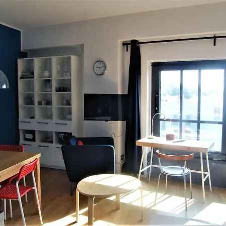 דירה Modern & Bright Flat - 2 Min From The Sea *