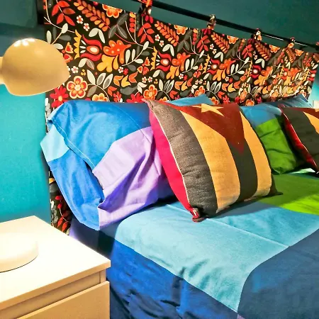 Modern & Bright Flat - 2 Min From The Sea דירה *